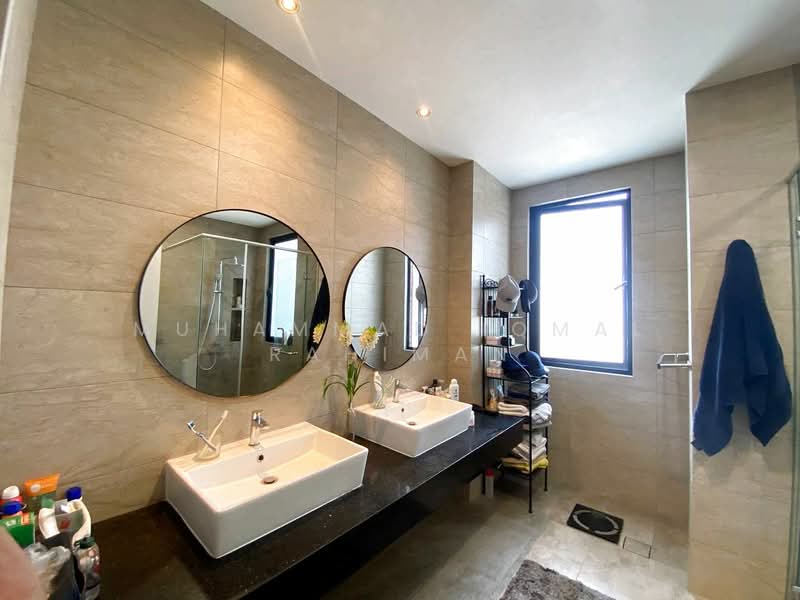 Semi-Detached House for Sale in Kota Kemuning (Shah Alam) - Muhammad Iqmal Rahiman - Bathroom - PropertyGuru.com.my