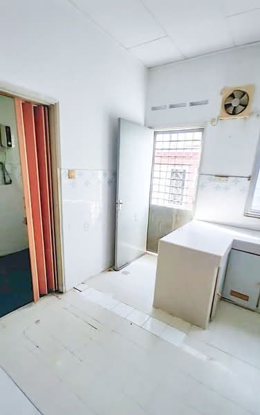 Rumah Teres 2 Tingkat untuk Dijual di Taman Suria Jaya (Cheras) - Azli Ibrahim - Kitchen - PropertyGuru.com.my