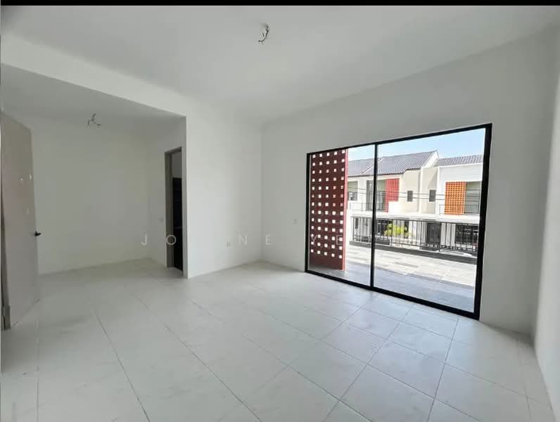 2-storey Terraced House for Sale in Ipoh (Perak) - Joline YEOW - Living Room - PropertyGuru.com.my