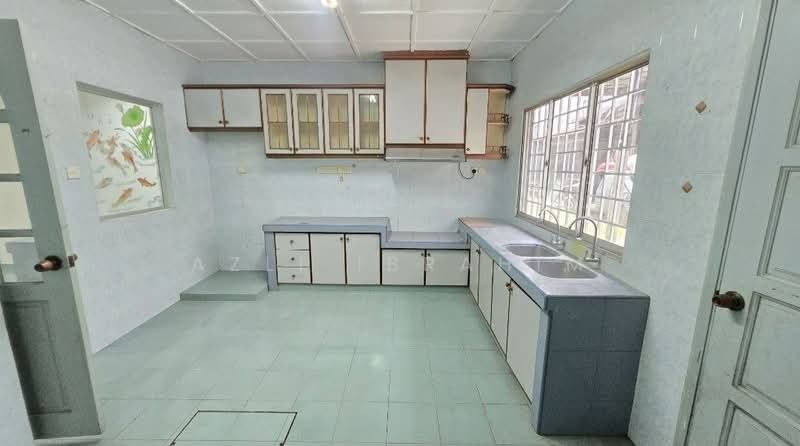 Rumah Teres 2 Tingkat untuk Dijual di Taman Hiew Piow (Semenyih) - Azli Ibrahim - Kitchen - PropertyGuru.com.my