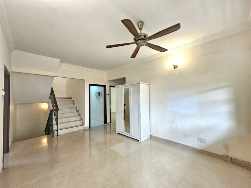 Rumah Berkembar untuk Dijual di Taman Lagenda Mas (Cheras) - Kew . - Living Room - PropertyGuru.com.my