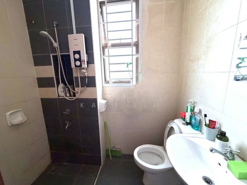 Rumah Teres 2 Tingkat untuk Dijual di Bandar Dato Onn (Tebrau) - Karl Lim - Bathroom - PropertyGuru.com.my