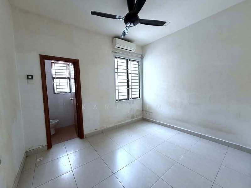 Rumah Teres 2 Tingkat untuk Dijual di Bandar Dato Onn (Tebrau) - Karl Lim - Bathroom - PropertyGuru.com.my
