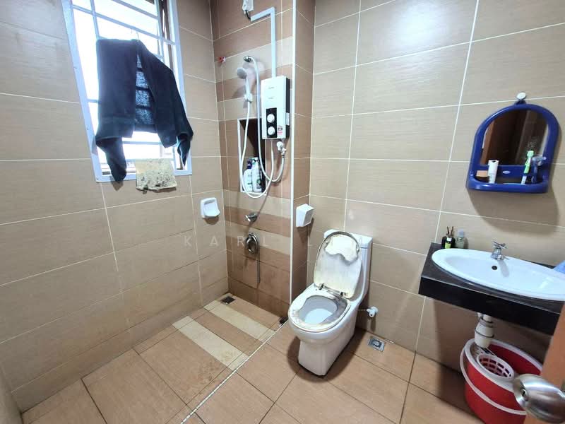 Rumah Teres 2 Tingkat untuk Dijual di Bandar Dato Onn (Tebrau) - Karl Lim - Bathroom - PropertyGuru.com.my