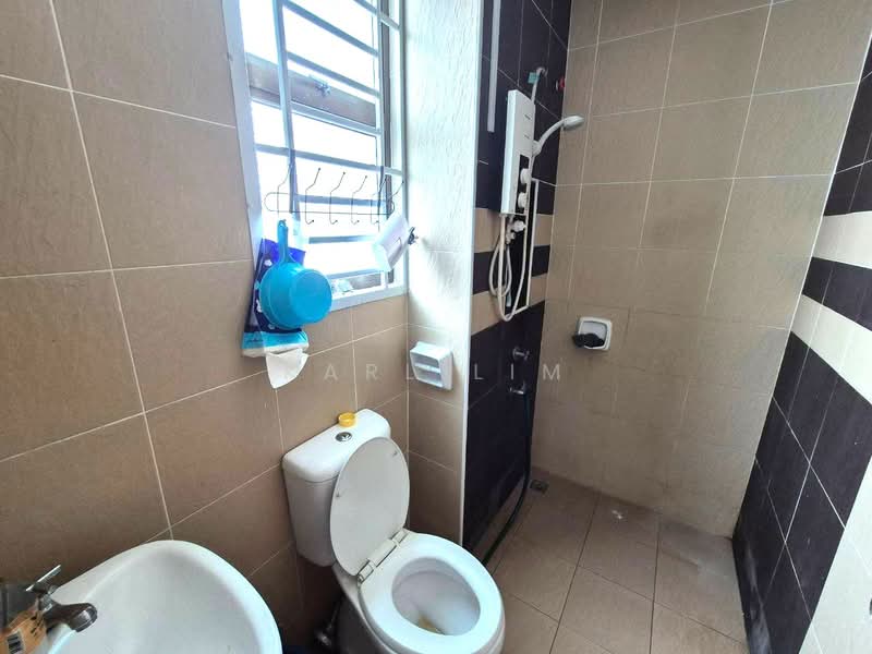 Rumah Teres 2 Tingkat untuk Dijual di Bandar Dato Onn (Tebrau) - Karl Lim - Bathroom - PropertyGuru.com.my