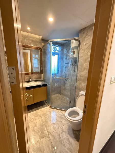 Service Residence for Sale at R&F Princess Cove Phase 1 - Jason Fam - Bathroom - PropertyGuru.com.my