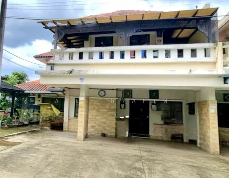 Semi-Detached House for Sale in Sungai Merab (Dengkil) - Azli Ibrahim - Exterior - PropertyGuru.com.my