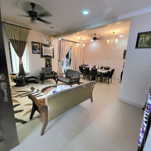 Semi-Detached House for Sale in Sungai Merab (Dengkil) - Azli Ibrahim - Living Room - PropertyGuru.com.my