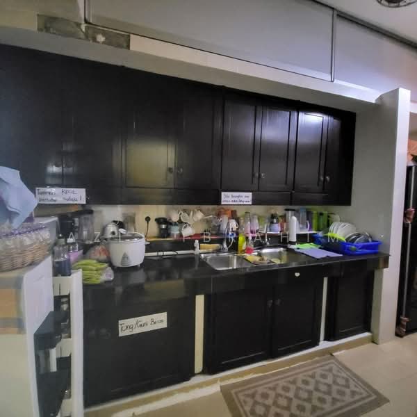 Semi-Detached House for Sale in Sungai Merab (Dengkil) - Azli Ibrahim - Kitchen - PropertyGuru.com.my