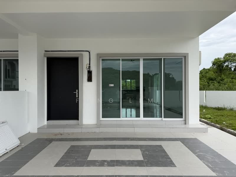 Rumah Teres 3 Tingkat untuk Dijual di Valdor (Sungai Jawi) - Fung Lim - Entrance - PropertyGuru.com.my