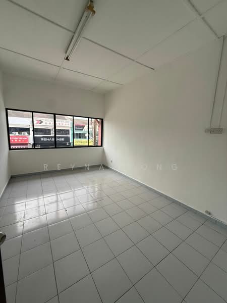 Shop / Office for Rent in Taman Johor Jaya (Johor Bahru) - Reyna Wong - Interior - PropertyGuru.com.my