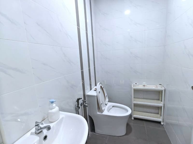Shop / Office for Sale in Taman Johor Jaya (Johor Bahru) - Karl Lim - Bathroom - PropertyGuru.com.my
