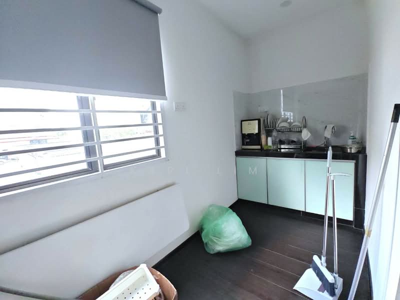 Shop / Office for Sale in Taman Johor Jaya (Johor Bahru) - Karl Lim - Kitchen - PropertyGuru.com.my