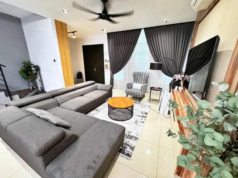 Rumah Teres 2 Tingkat untuk Dijual di Taman Bangi Avenue (Bangi) - Azli Ibrahim - Living Room - PropertyGuru.com.my