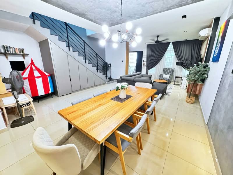 Rumah Teres 2 Tingkat untuk Dijual di Taman Bangi Avenue (Bangi) - Azli Ibrahim - Living Room - PropertyGuru.com.my