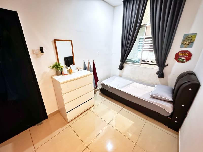 Rumah Teres 2 Tingkat untuk Dijual di Taman Bangi Avenue (Bangi) - Azli Ibrahim - Bedroom - PropertyGuru.com.my