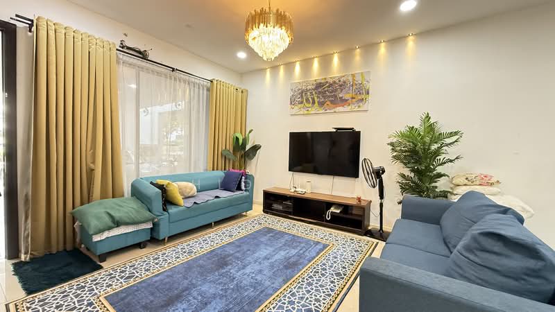 3-storey Terraced House for Sale in Tamansari (Rawang) - Chloe Kok - PropertyGuru.com.my