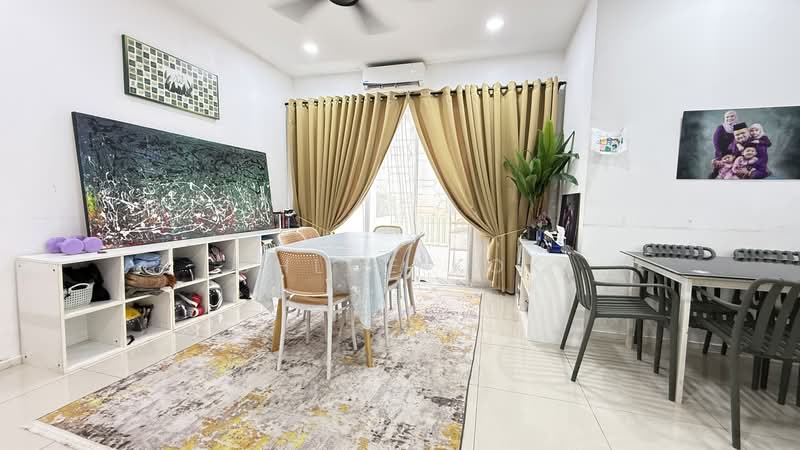 3-storey Terraced House for Sale in Tamansari (Rawang) - Chloe Kok - PropertyGuru.com.my