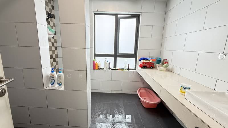 3-storey Terraced House for Sale in Tamansari (Rawang) - Chloe Kok - PropertyGuru.com.my