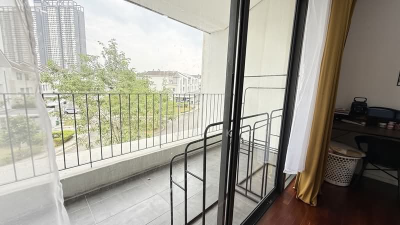 3-storey Terraced House for Sale in Tamansari (Rawang) - Chloe Kok - PropertyGuru.com.my