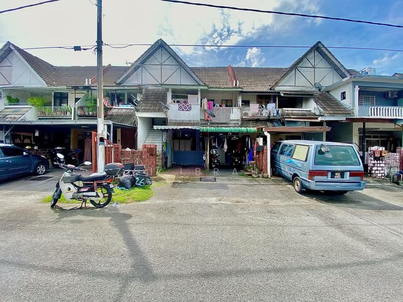 Rumah Bandar untuk Dijual di Taman Bukit Teratai (Ampang) - Azli Ibrahim - Exterior - PropertyGuru.com.my