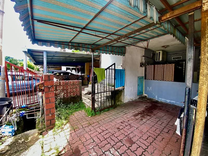 Rumah Bandar untuk Dijual di Taman Bukit Teratai (Ampang) - Azli Ibrahim - Exterior - PropertyGuru.com.my