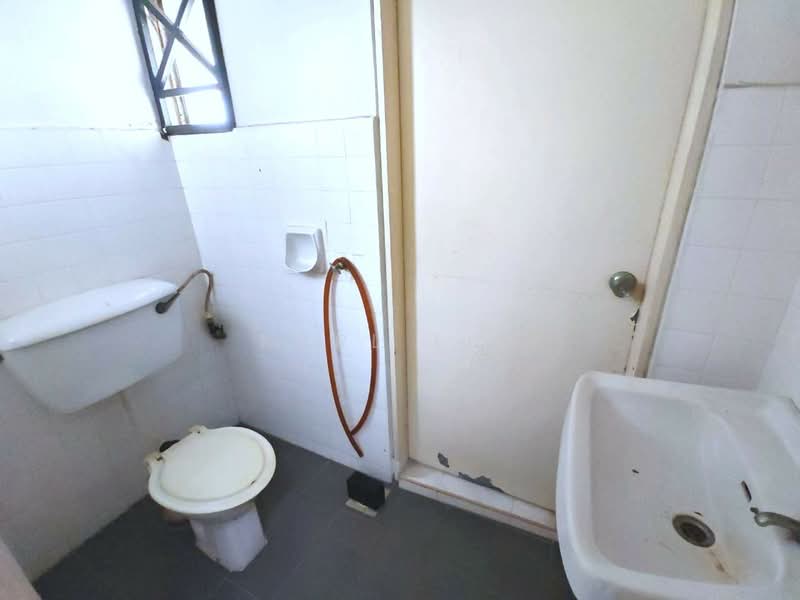 Rumah Teres 2 Tingkat untuk Dijual di Permas Jaya (Johor Bahru) - Karl Lim - Bathroom - PropertyGuru.com.my