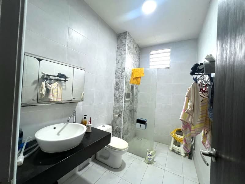 Cluster House for Sale in Taman Mutiara Rini (Skudai) - Karl Lim - Bathroom - PropertyGuru.com.my