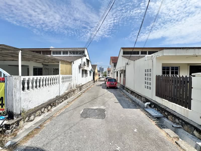 Rumah Teres 1 Tingkat untuk Dijual di Bandar Sri Damansara (Selangor) - Azli Ibrahim - Exterior - PropertyGuru.com.my