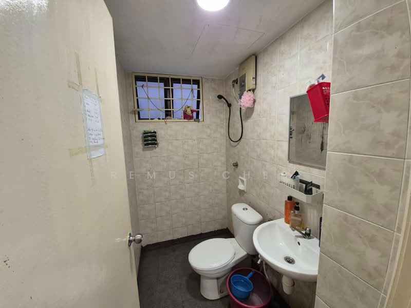 Kondominium untuk Dijual di Kenanga Point - Remus Chen - Bathroom - PropertyGuru.com.my