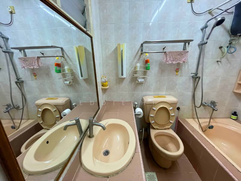 Rumah Teres 1 Tingkat untuk Dijual di Seksyen 8 (Petaling Jaya) - Eddie Hi - Bathroom - PropertyGuru.com.my