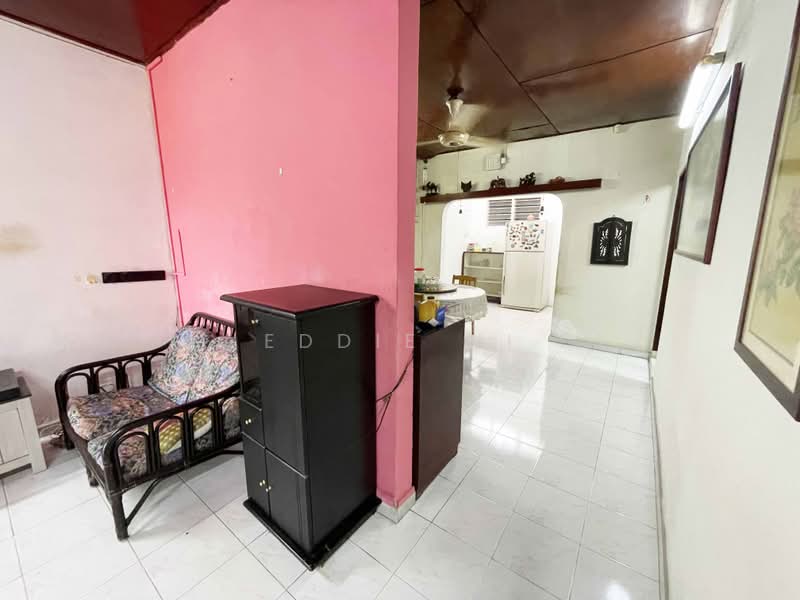 Rumah Teres 1 Tingkat untuk Dijual di Seksyen 8 (Petaling Jaya) - Eddie Hi - Living Room - PropertyGuru.com.my