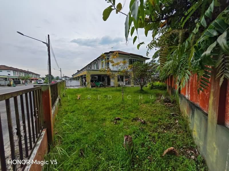 2-storey Terraced House for Sale in Kota Samarahan (Sarawak) - Alfred Chua - Exterior - PropertyGuru.com.my