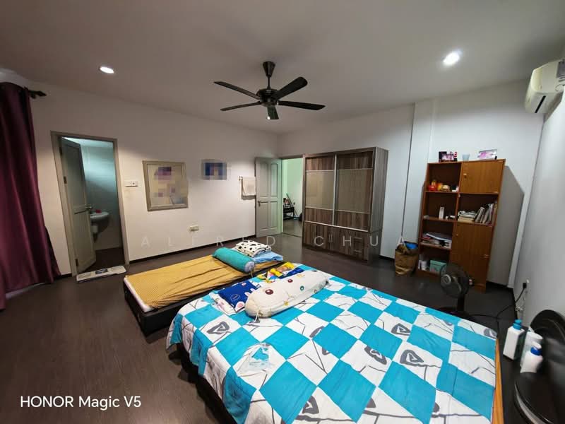 2-storey Terraced House for Sale in Kota Samarahan (Sarawak) - Alfred Chua - Bedroom - PropertyGuru.com.my