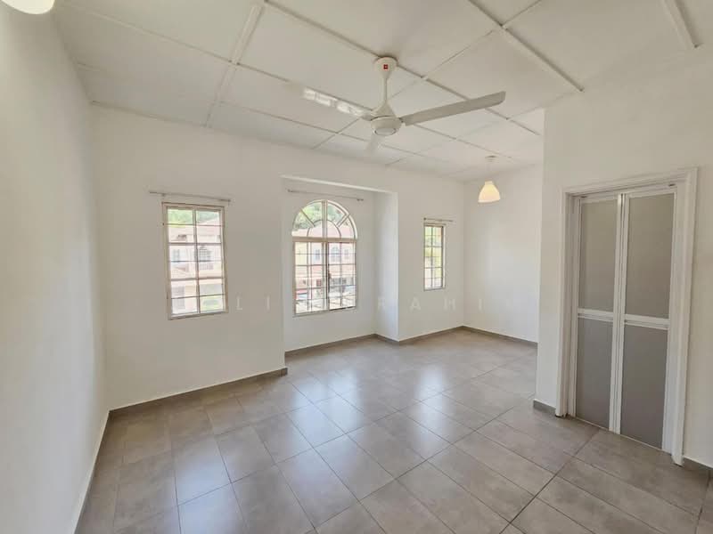 Rumah Teres 2 Tingkat untuk Dijual di Presint 9 (Putrajaya) - Azli Ibrahim - Living Room - PropertyGuru.com.my