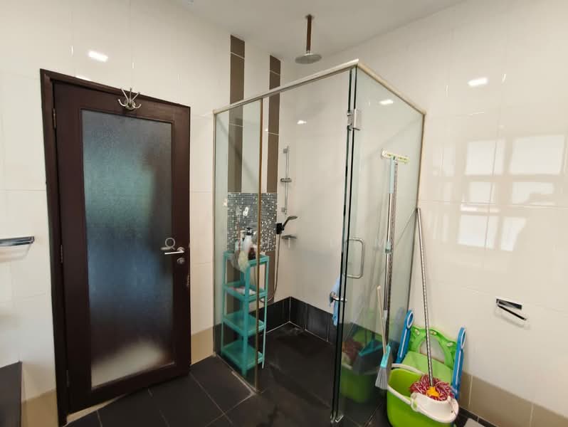 Semi-Detached House for Rent in Subang Jaya (Selangor) - Qi Zhi Lim - Bathroom - PropertyGuru.com.my