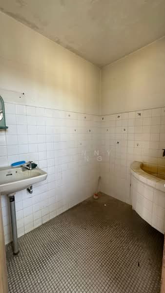 2-storey Terraced House for Rent in Tanjung Bungah (Penang) - Rainny Wong - Bathroom - PropertyGuru.com.my