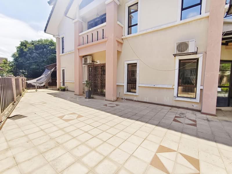 3.5-storey Terraced House for Sale in Presint 16 (Putrajaya) - Azli Ibrahim - Exterior - PropertyGuru.com.my