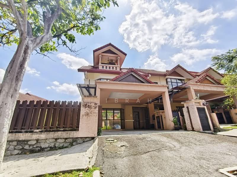 3.5-storey Terraced House for Sale in Presint 16 (Putrajaya) - Azli Ibrahim - Exterior - PropertyGuru.com.my