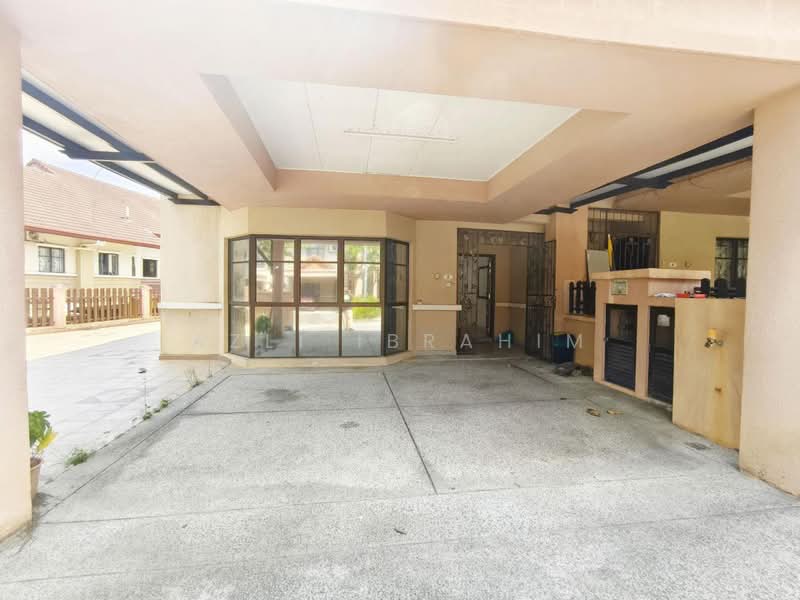 3.5-storey Terraced House for Sale in Presint 16 (Putrajaya) - Azli Ibrahim - Exterior - PropertyGuru.com.my