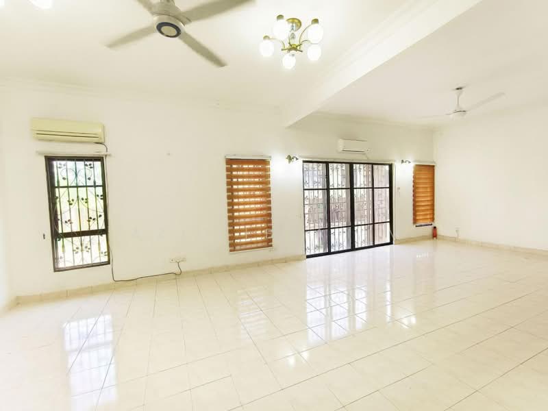 3.5-storey Terraced House for Sale in Presint 16 (Putrajaya) - Azli Ibrahim - Living Room - PropertyGuru.com.my