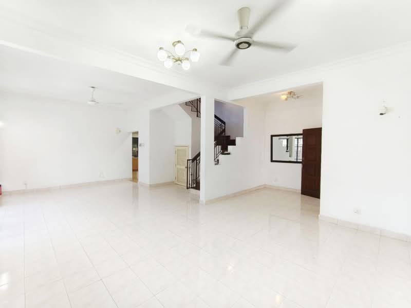 3.5-storey Terraced House for Sale in Presint 16 (Putrajaya) - Azli Ibrahim - Living Room - PropertyGuru.com.my