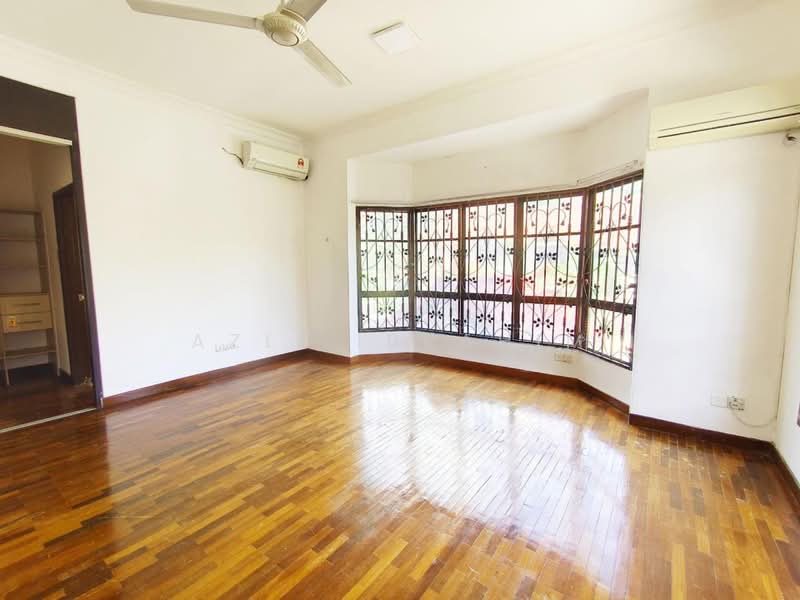 3.5-storey Terraced House for Sale in Presint 16 (Putrajaya) - Azli Ibrahim - Living Room - PropertyGuru.com.my