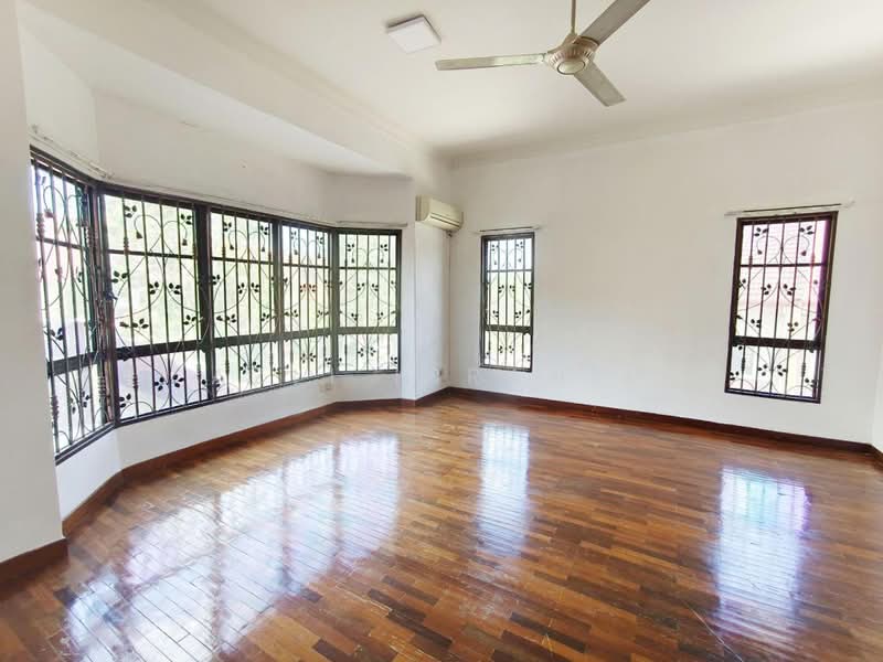 3.5-storey Terraced House for Sale in Presint 16 (Putrajaya) - Azli Ibrahim - Living Room - PropertyGuru.com.my