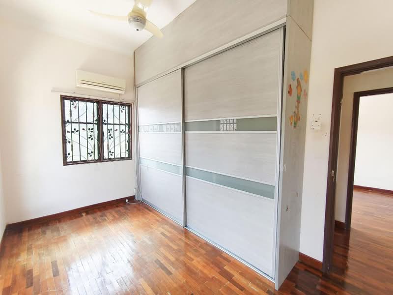 3.5-storey Terraced House for Sale in Presint 16 (Putrajaya) - Azli Ibrahim - Bedroom - PropertyGuru.com.my