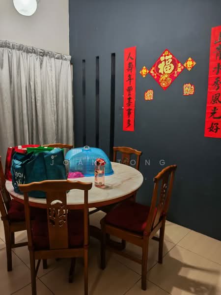 Rumah Teres 2 Tingkat untuk Dijual di Taman Bestari Indah (Ulu Tiram) - Joan Tong - Dining Room - PropertyGuru.com.my