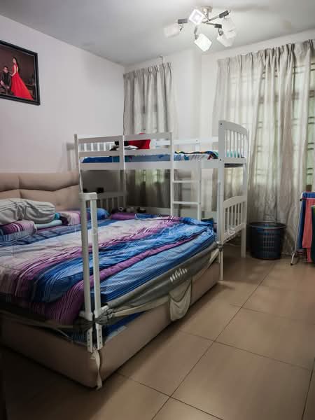 Rumah Teres 2 Tingkat untuk Dijual di Taman Bestari Indah (Ulu Tiram) - Joan Tong - Bedroom - PropertyGuru.com.my