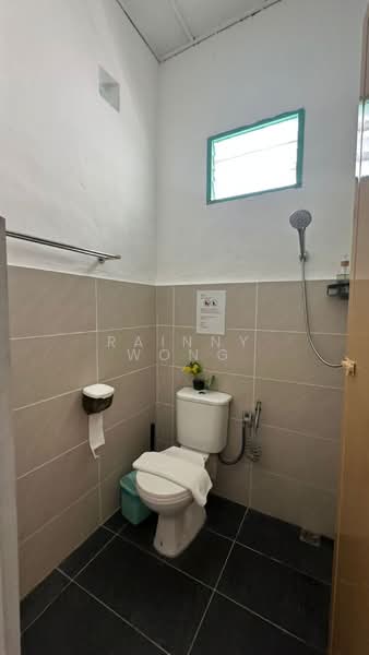 Rumah Berkembar untuk Disewa di Tanjung Tokong (Penang) - Rainny Wong - Bathroom - PropertyGuru.com.my
