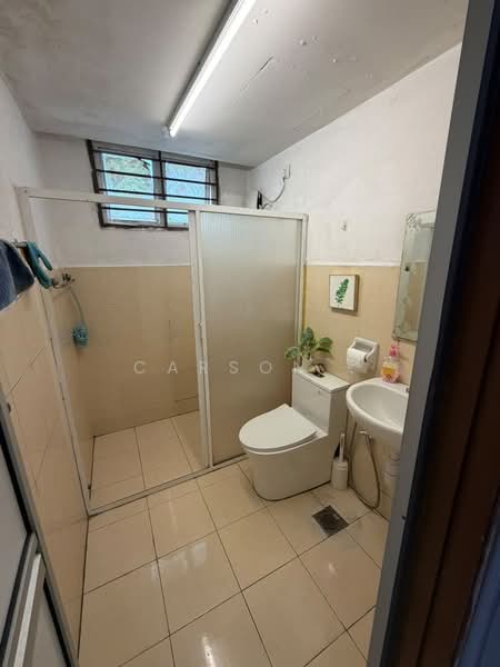 Pangsapuri untuk Dijual di Pulai View - Carson . - Bathroom - PropertyGuru.com.my