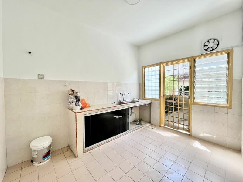 Rumah Teres 2-Tingkat untuk Dijual di Kota Emerald (Rawang) - Samson Lee - Kitchen - PropertyGuru.com.my